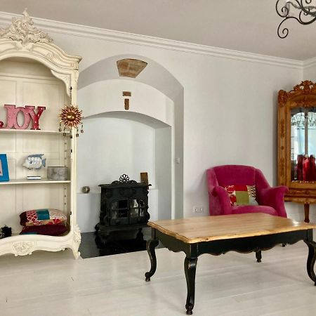 Shabby Chic - Apartment In The Heart Of Vilnius Old Town 외부 사진