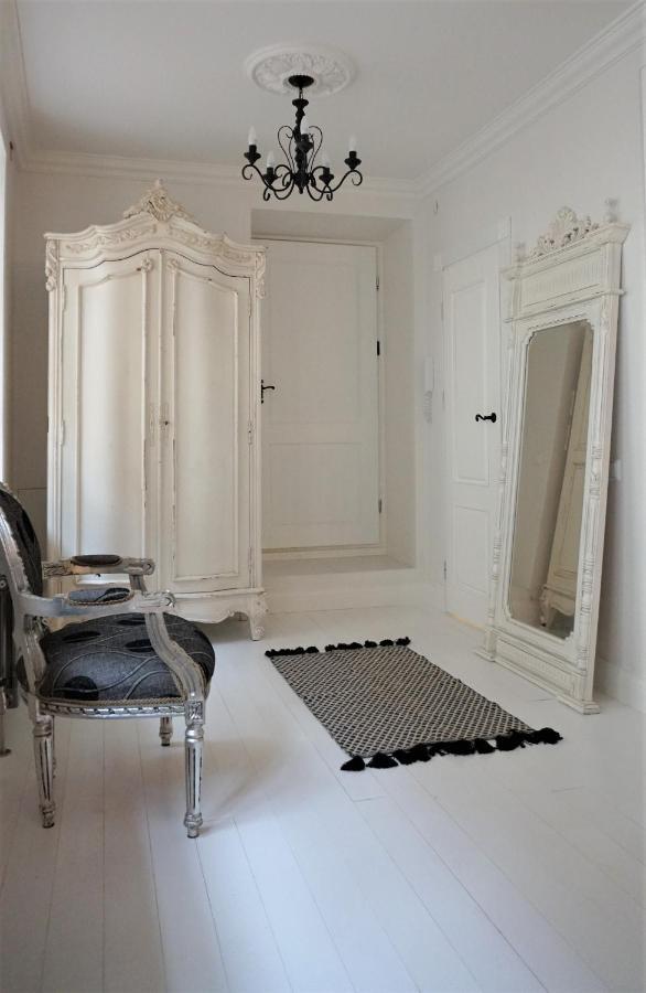 Shabby Chic - Apartment In The Heart Of Vilnius Old Town 외부 사진