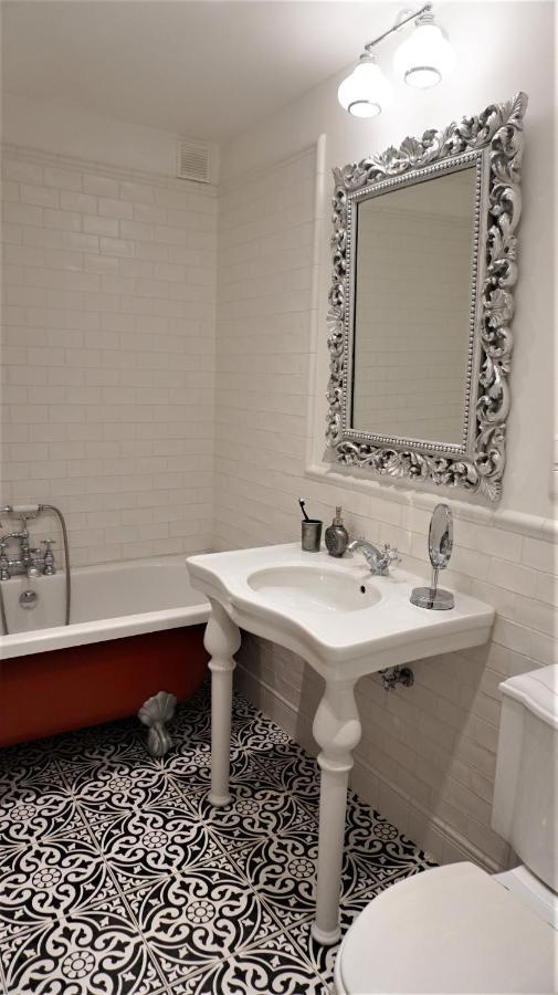 Shabby Chic - Apartment In The Heart Of Vilnius Old Town 외부 사진